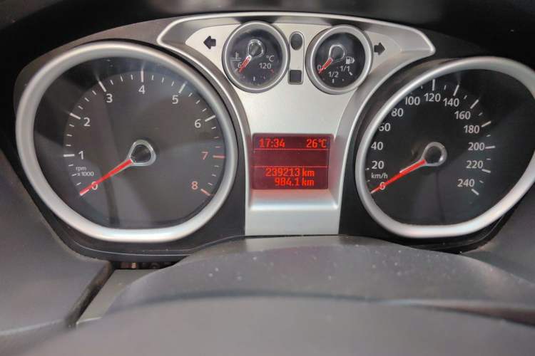 Used Ford Focus 2011 Sedan 1.8L Automatic Fashion Edition Odometer Close Up
