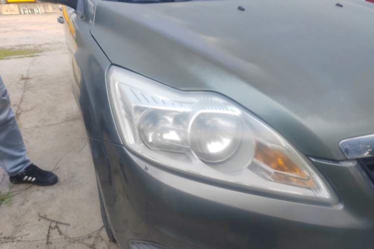 Used Ford Focus 2011 Sedan 1.8L Automatic Fashion Edition Right Front Headlight
