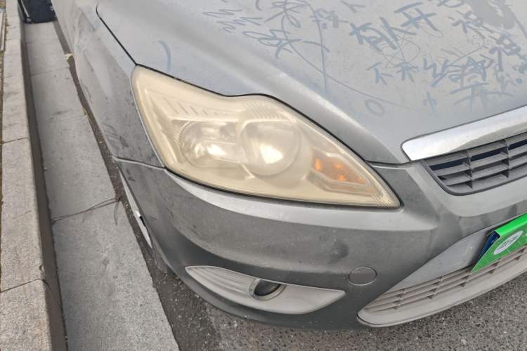 Used Ford Focus 2011 Sedan 1.8L Manual Classic Model Right Front Headlight