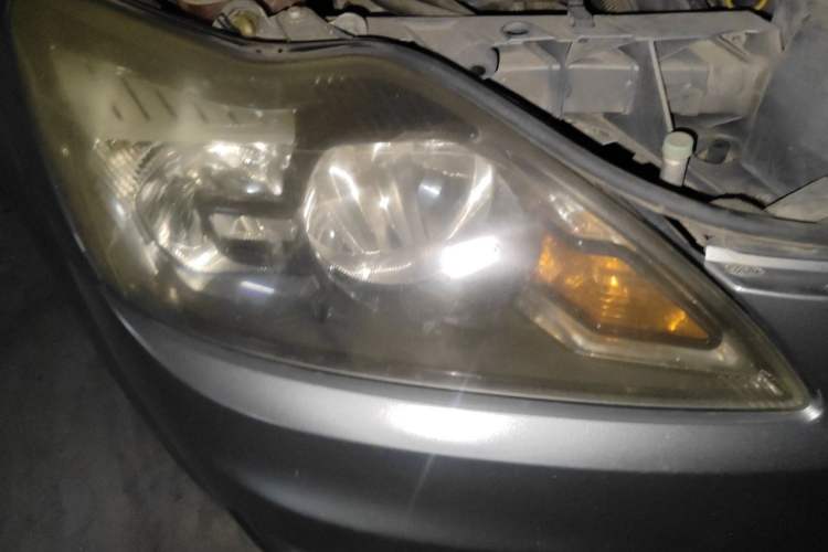 Used Ford Focus 2011 Hatchback 1.8L Manual Comfort Model Right Front Headlight
