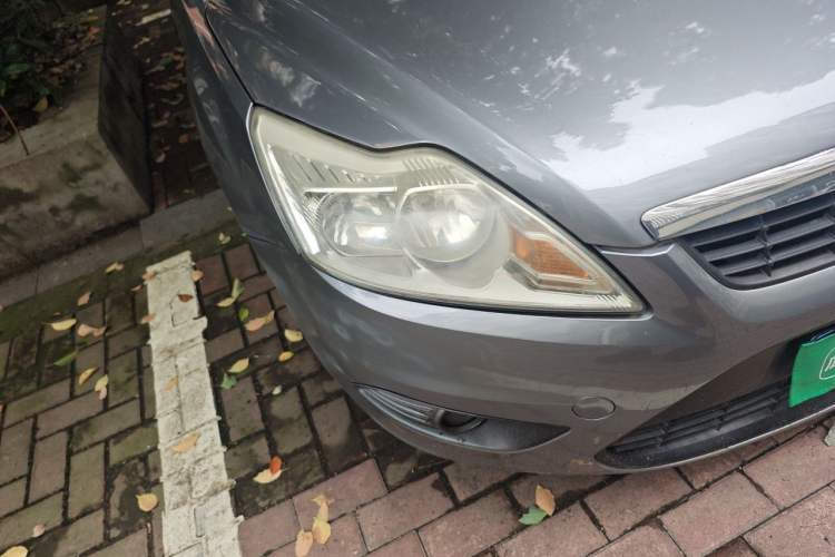 Used Ford Focus 2011 Sedan 1.8L Automatic Fashion Edition Right Front Headlight