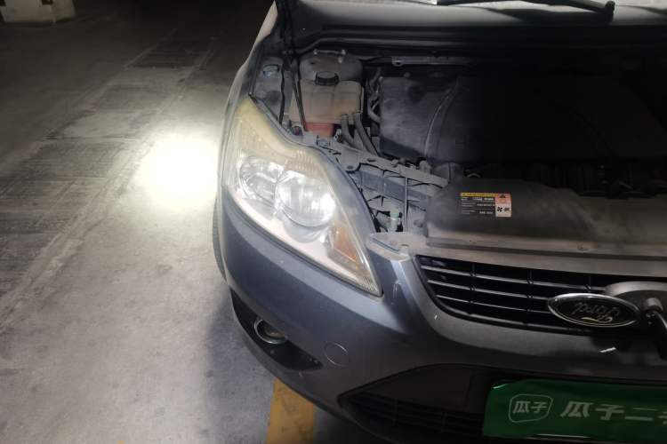 Used Ford Focus 2011 Sedan 1.8L Manual Classic Model Right Front Headlight