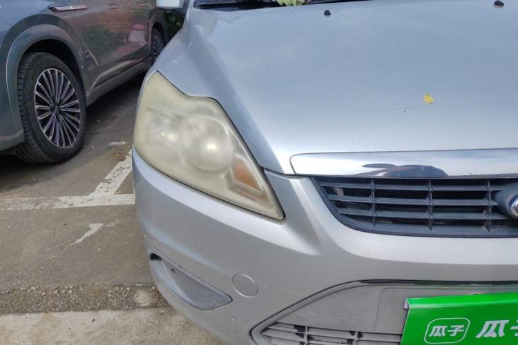 Used Ford Focus 2011 Sedan 1.8L Manual Comfort Model Right Front Headlight