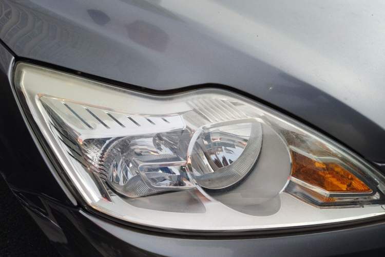 Used Ford Focus 2011 Sedan 1.8L Manual Comfort Model Right Front Headlight