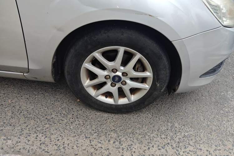 Used Ford Focus 2011 Sedan 1.8L Manual Classic Model Right Front Wheel Hub