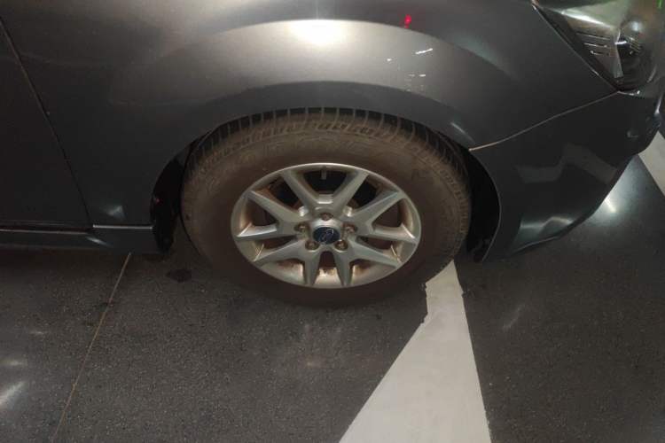 Used Ford Focus 2011 Hatchback 1.8L Manual Comfort Model Right Front Wheel Hub