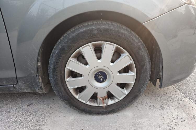Used Ford Focus 2011 Hatchback 1.8L Manual Classic Model Right Front Wheel Hub