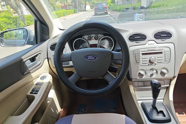 Used Ford Focus 2011 Sedan 1.8L Automatic Fashion Edition Steering Wheel