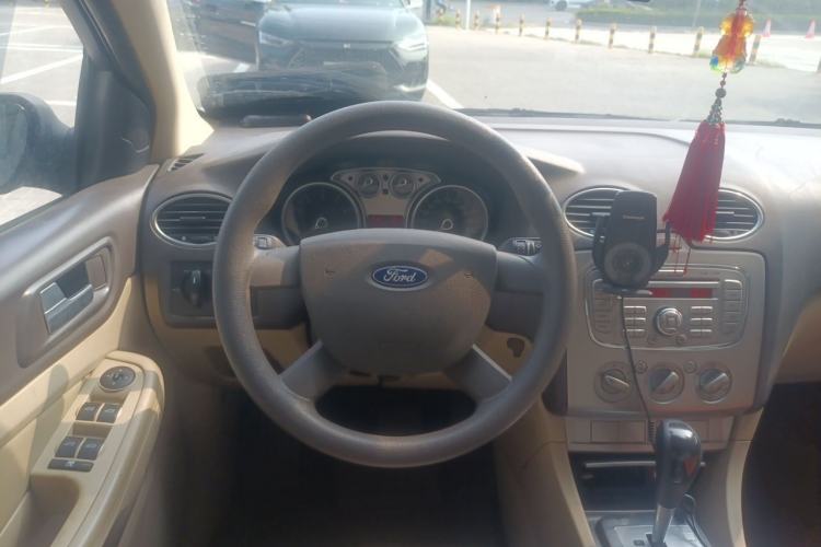 Used Ford Focus 2011 Sedan 1.8L Automatic Fashion Edition Steering Wheel