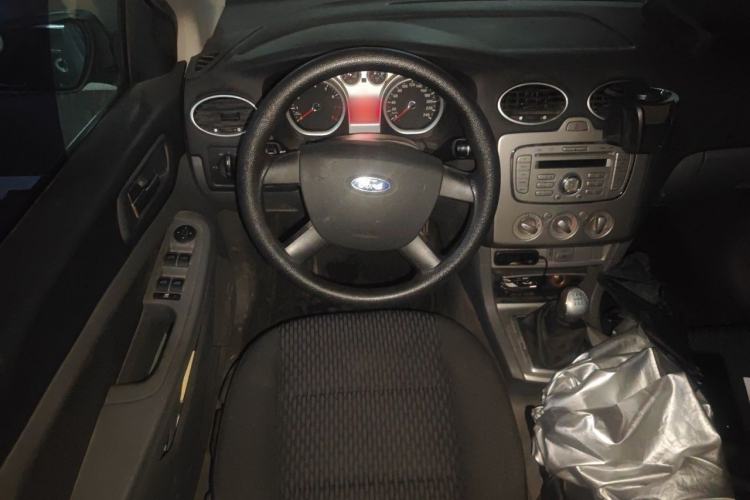 Used Ford Focus 2011 Hatchback 1.8L Manual Comfort Model Steering Wheel