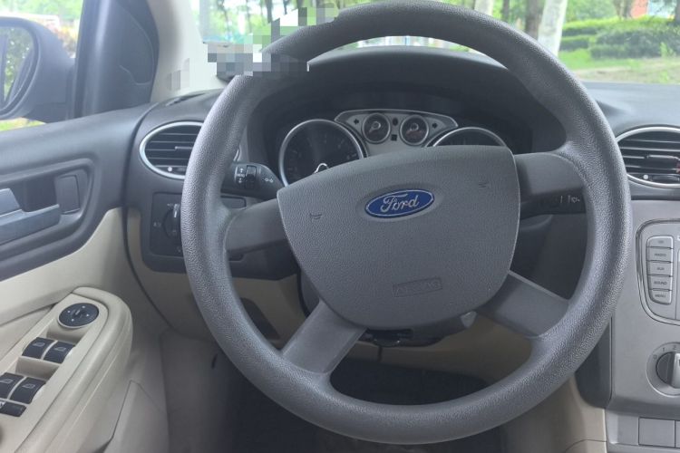 Used Ford Focus 2011 Sedan 1.8L Automatic Fashion Edition Steering Wheel