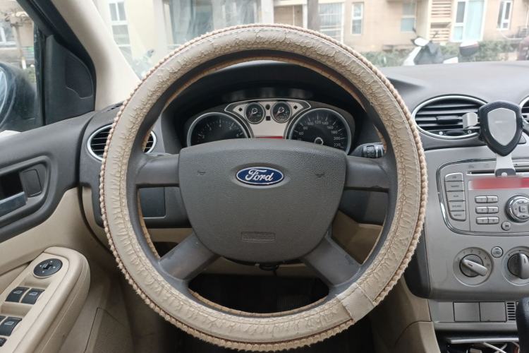 Used Ford Focus 2011 Sedan 1.8L Automatic Fashion Edition Steering Wheel