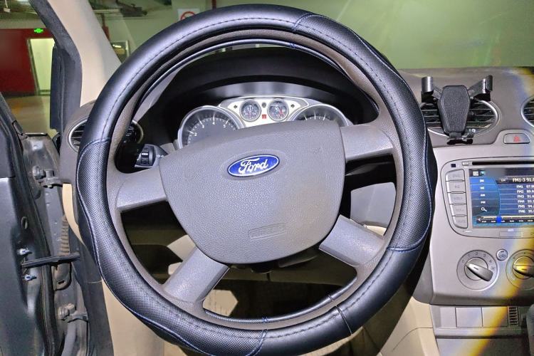 Used Ford Focus 2011 Sedan 1.8L Automatic Fashion Edition Steering Wheel
