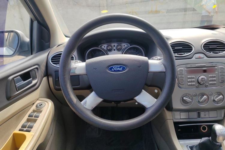 Used Ford Focus 2011 Sedan 1.8L Manual Comfort Model Steering Wheel