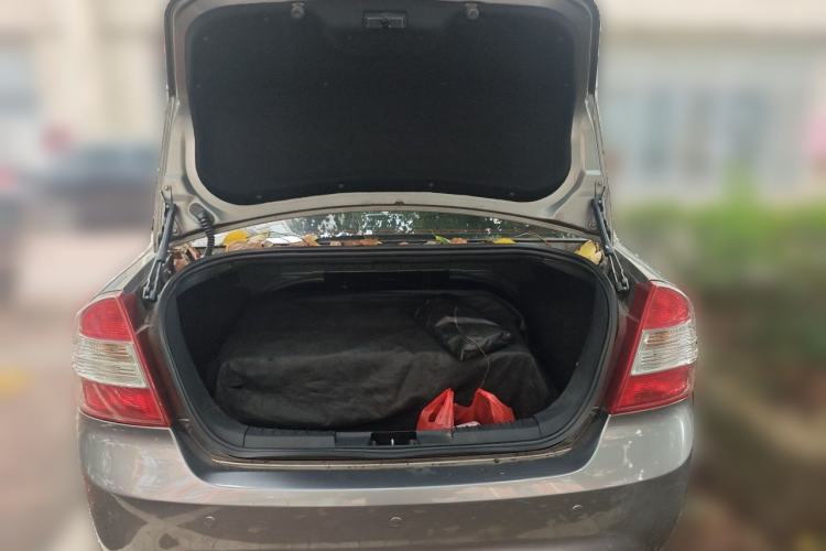 Used Ford Focus 2011 Sedan 1.8L Automatic Fashion Edition Trunk