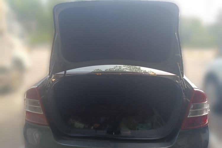 Used Ford Focus 2011 Sedan 1.8L Automatic Fashion Edition Trunk