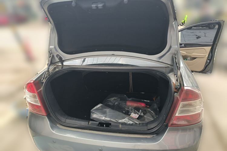 Used Ford Focus 2011 Sedan 1.8L Automatic Fashion Edition Trunk