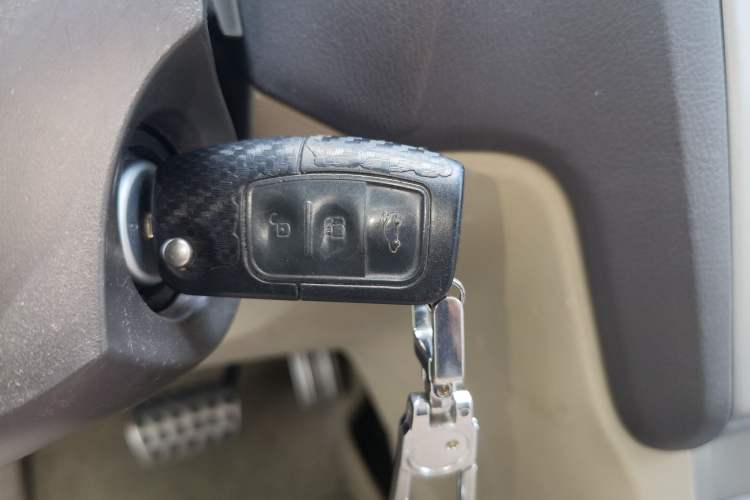 Used Ford Focus 2011 Hatchback 1.8L Automatic Fashion Edition Vehicle Key