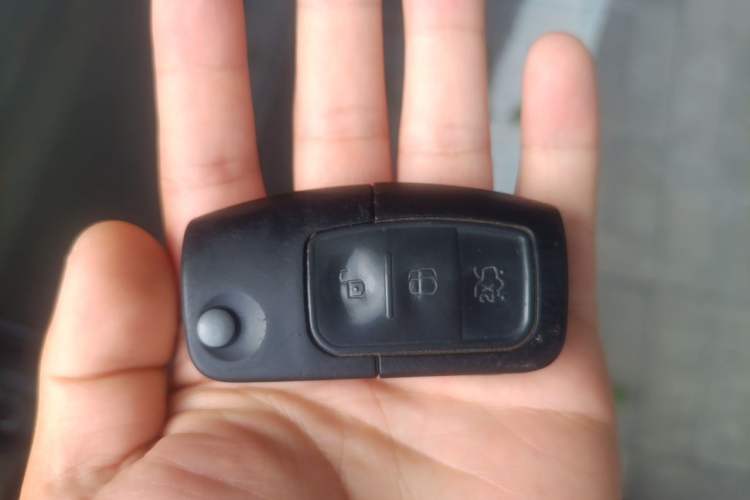 Used Ford Focus 2011 Sedan 1.8L Automatic Fashion Edition Vehicle Key