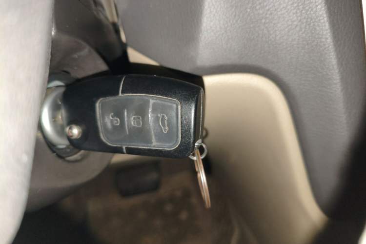 Used Ford Focus 2011 Sedan 1.8L Automatic Fashion Edition Vehicle Key