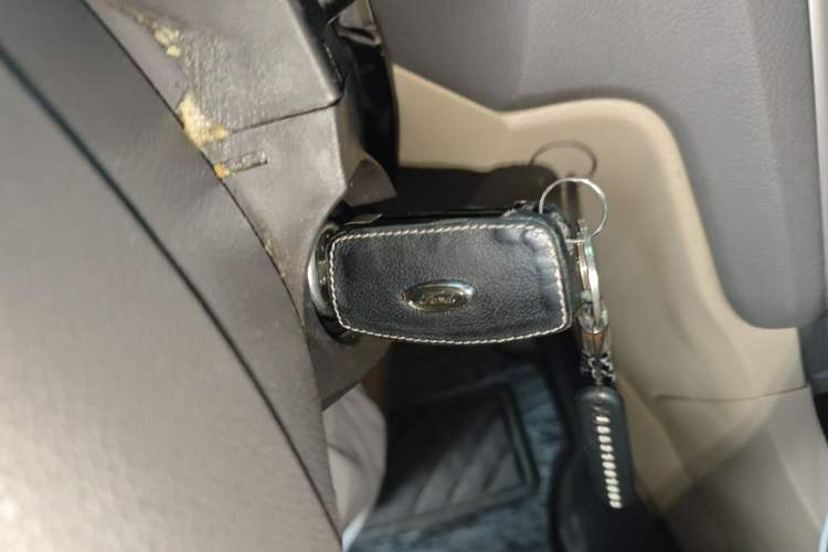 Used Ford Focus 2011 Sedan 1.8L Automatic Fashion Edition Vehicle Key