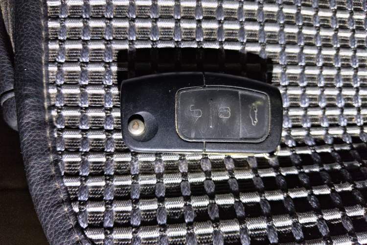 Used Ford Focus 2011 Sedan 1.8L Automatic Fashion Edition Vehicle Key