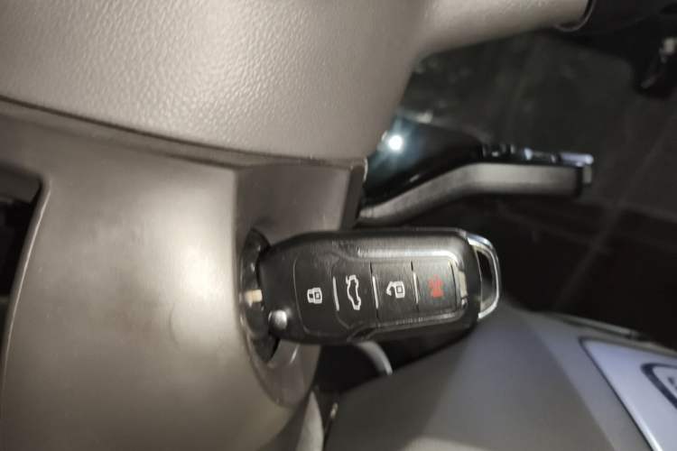 Used Ford Focus 2011 Hatchback 1.8L Automatic Fashion Edition Vehicle Key