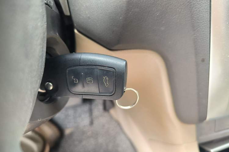 Used Ford Focus 2011 Sedan 1.8L Automatic Fashion Edition Vehicle Key