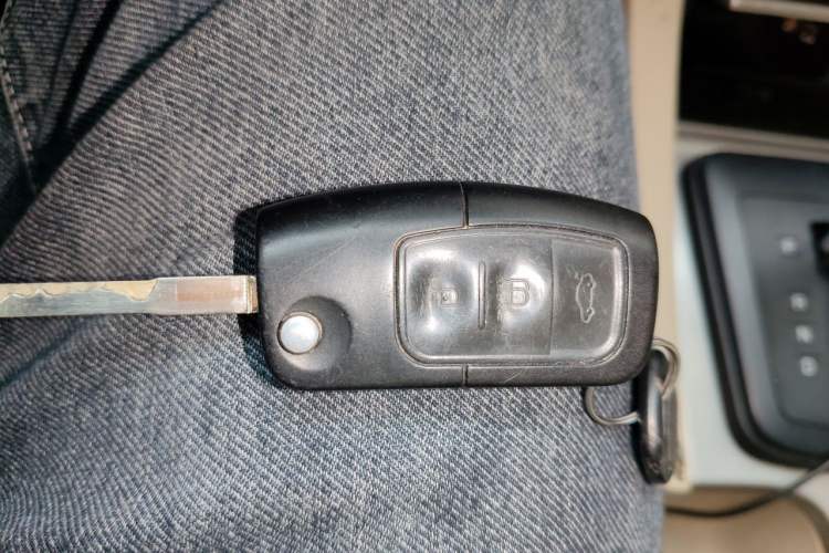 Used Ford Focus 2011 Sedan 1.8L Automatic Fashion Edition Vehicle Key