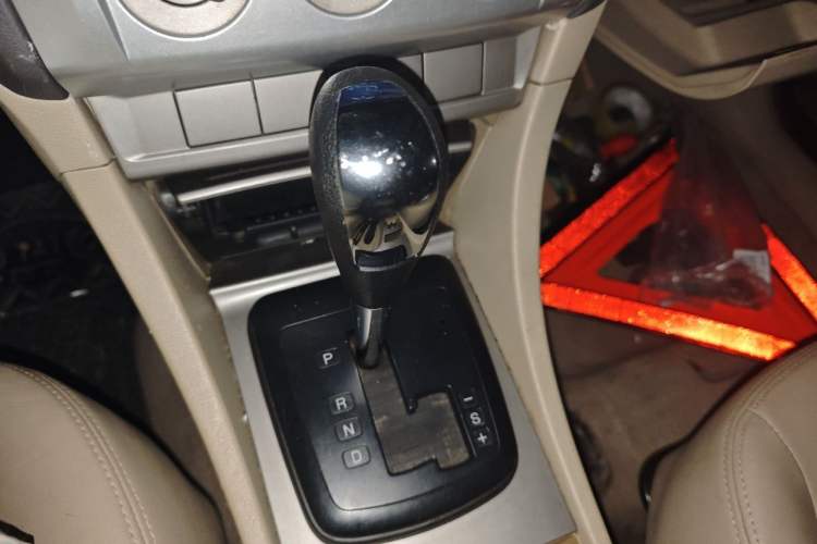 Used Ford Focus 2011 Hatchback 1.8L Automatic Fashion Edition Gear Lever