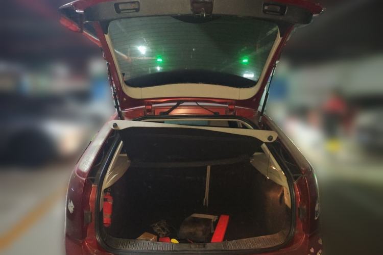 Used Ford Focus 2011 Hatchback 1.8L Automatic Fashion Edition Trunk