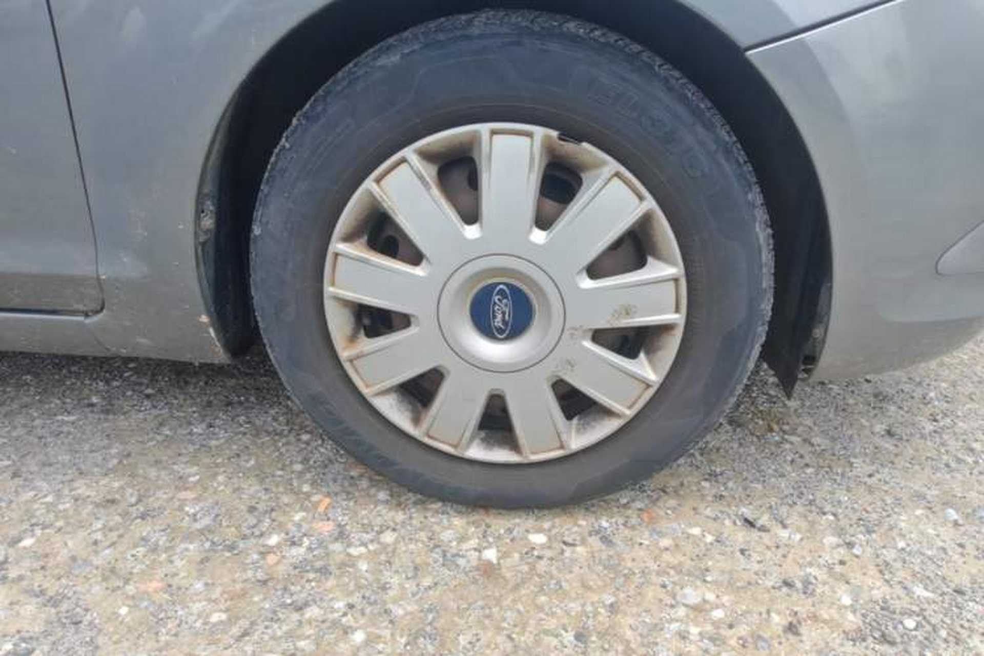 Used Ford Focus 2011 Sedan 1.8L Manual Classic Model Right Front Wheel Hub