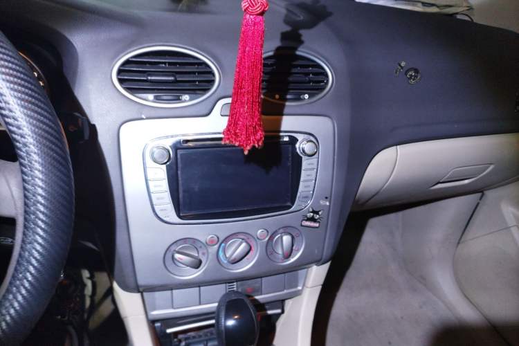 Used Ford Focus 2011 Sedan 1.8L Automatic Fashion Edition Audio And AC Panel