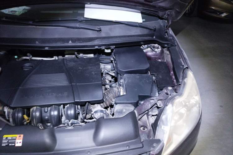 Used Ford Focus 2011 Sedan 1.8L Automatic Fashion Edition Engine Bay Left