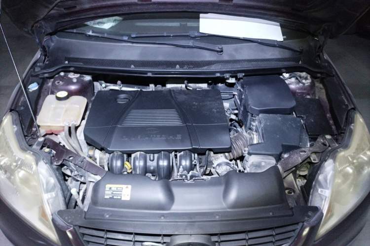 Used Ford Focus 2011 Sedan 1.8L Automatic Fashion Edition Engine Bay