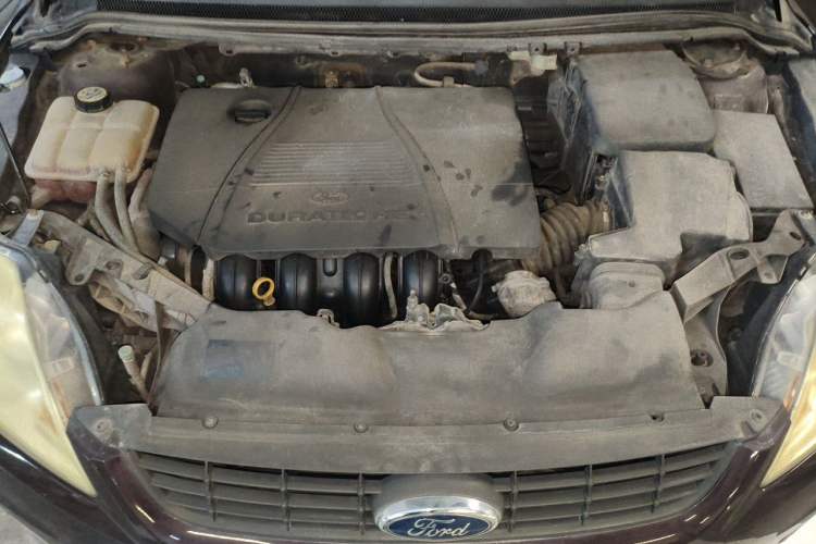 Used Ford Focus 2011 Sedan 1.8L Manual Comfort Model Engine Bay