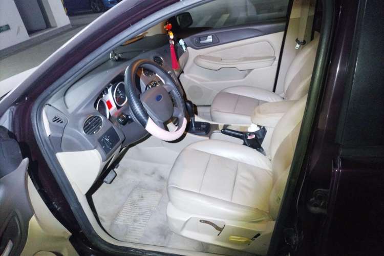 Used Ford Focus 2011 Sedan 1.8L Automatic Fashion Edition Left Front Seat