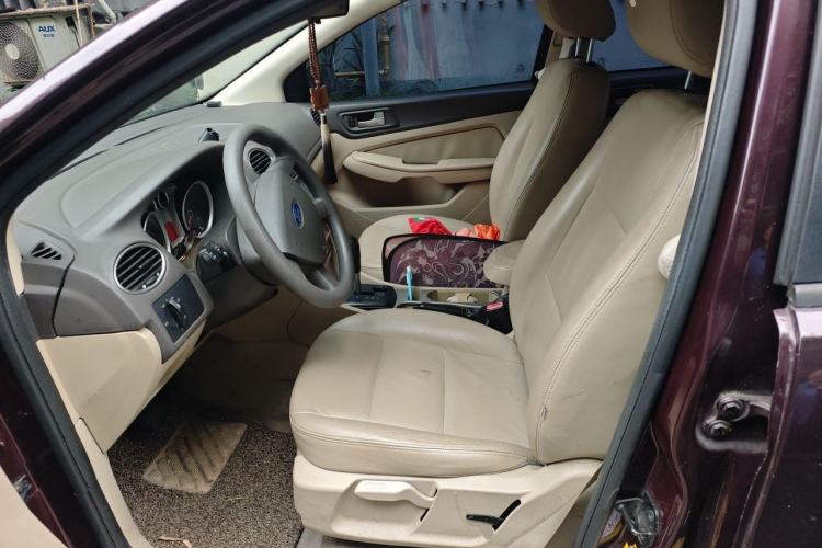 Used Ford Focus 2011 Sedan 1.8L Automatic Fashion Edition Left Front Seat