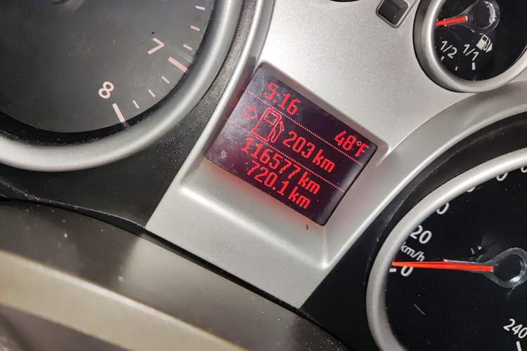Used Ford Focus 2011 Sedan 1.8L Automatic Fashion Edition Odometer Close Up