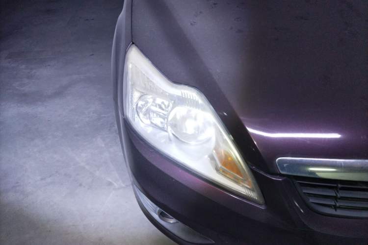 Used Ford Focus 2011 Sedan 1.8L Automatic Fashion Edition Right Front Headlight