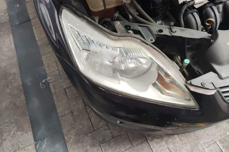 Used Ford Focus 2011 Sedan 1.8L Automatic Fashion Edition Right Front Headlight
