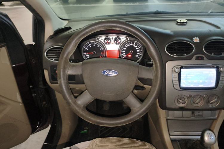 Used Ford Focus 2011 Sedan 1.8L Manual Comfort Model Steering Wheel
