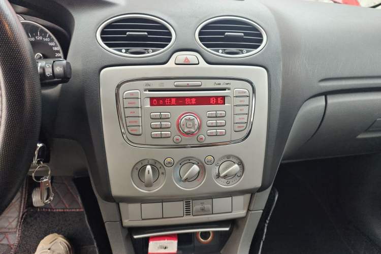 Used Ford Focus 2011 Hatchback 1.8L Manual Classic Model Audio And AC Panel