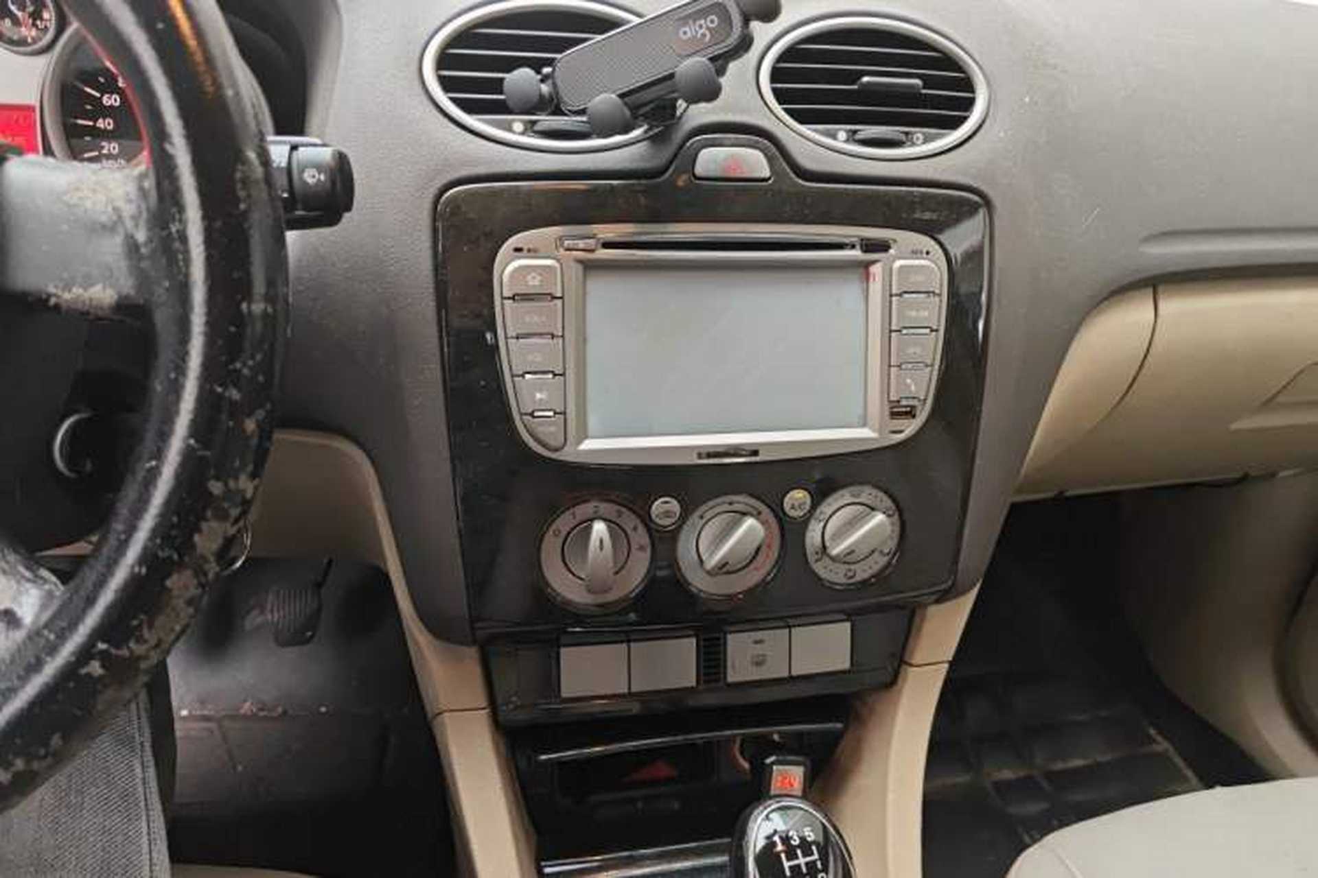 Used Ford Focus 2011 Sedan 1.8L Manual Comfort Model Audio And AC Panel