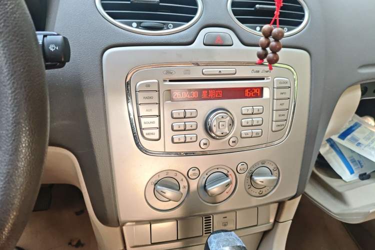 Used Ford Focus 2011 Sedan 1.8L Automatic Fashion Edition Audio And AC Panel