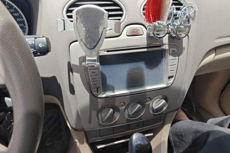 Used Ford Focus 2011 Hatchback 1.8L Automatic Fashion Edition Audio And AC Panel