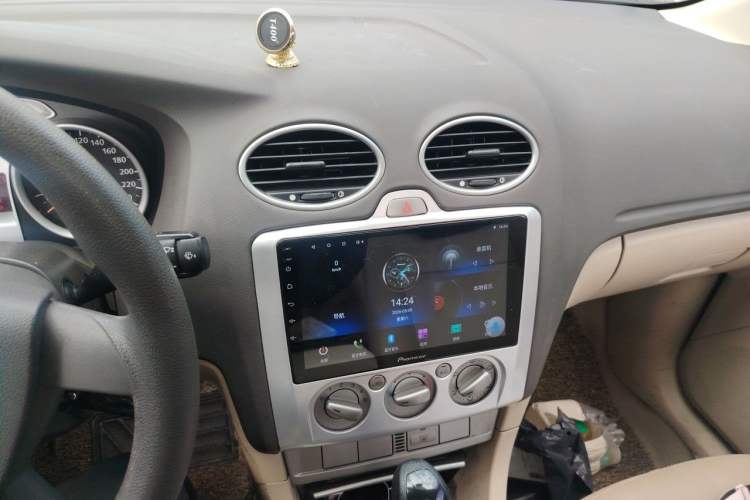Used Ford Focus 2011 Hatchback 1.8L Automatic Fashion Edition Audio And AC Panel