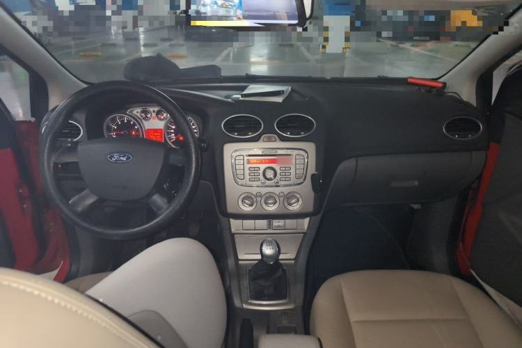 Used Ford Focus 2011 Hatchback 1.8L Manual Comfort Model Center Console