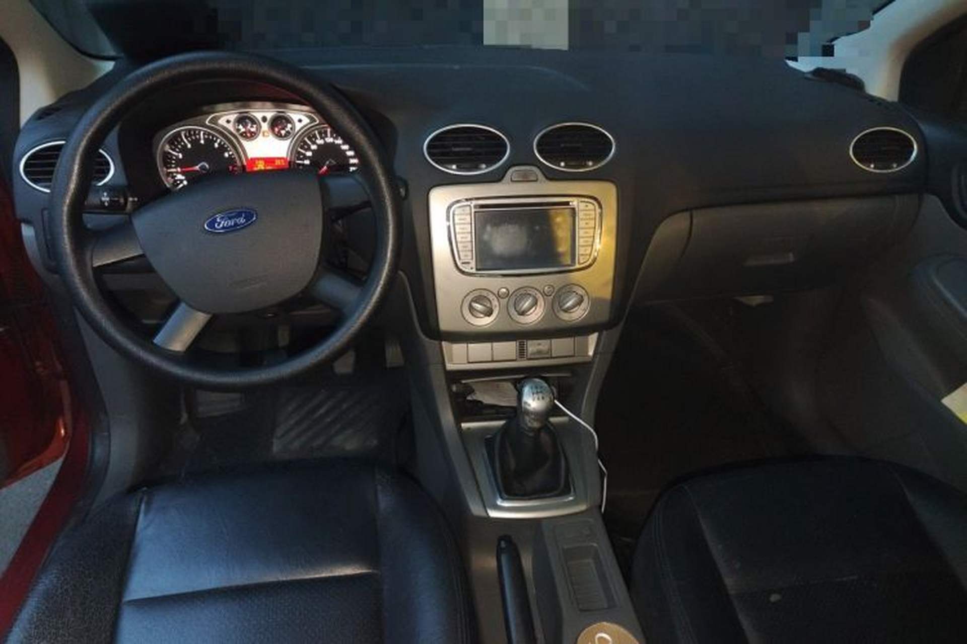 Used Ford Focus 2011 Hatchback 1.8L Manual Comfort Model Center Console