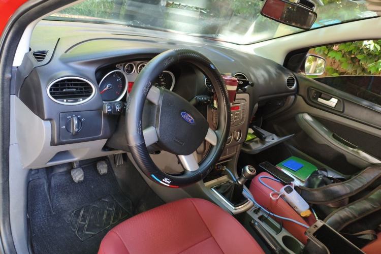 Used Ford Focus 2011 Hatchback 1.8L Manual Comfort Model Center Console